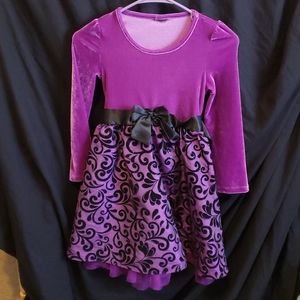 Beautiful long sleeved dress